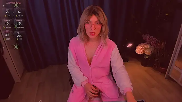 Snapshot of foxy_jpg chatting on October 14, 2025, 9:43 am foxy jpg online show from October 14, 2025, 9:43 am