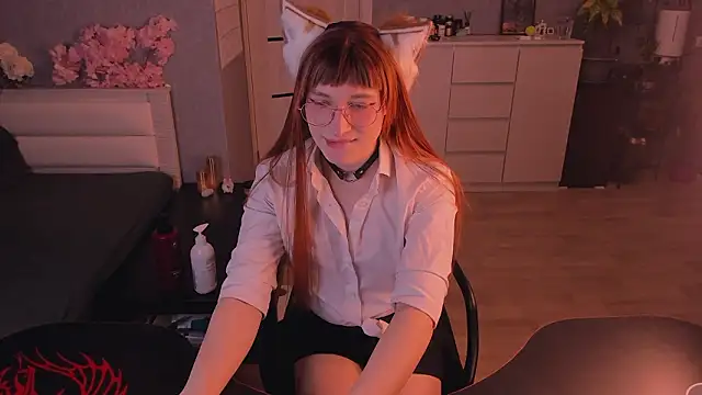 Snapshot of foxy_jpg chatting on March 6, 2026, 9:33 pm foxy jpg online show from March 6, 2026, 9:33 pm