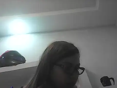 VittoriaTaylor online show from February 26, 2025, 11:30 am