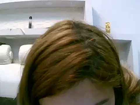 VittoriaTaylor online show from March 18, 2025, 4:26 pm