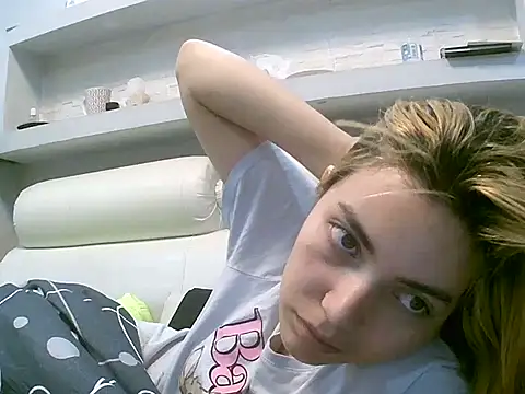 VittoriaTaylor online show from October 12, 2025, 12:31 am