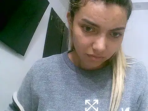 VittoriaTaylor online show from February 15, 2026, 11:56 pm