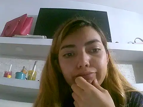 VittoriaTaylor online show from March 20, 2026, 5:51 pm