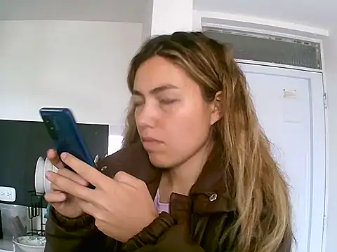 Snapshot of VittoriaTaylor chatting on April 18, 2026, 6:34 pm VittoriaTaylor online show from April 18, 2026, 6:34 pm
