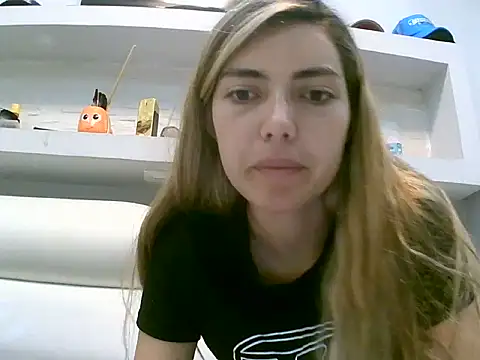 Snapshot of VittoriaTaylor chatting on May 2, 2026, 1:43 am VittoriaTaylor online show from May 2, 2026, 1:43 am