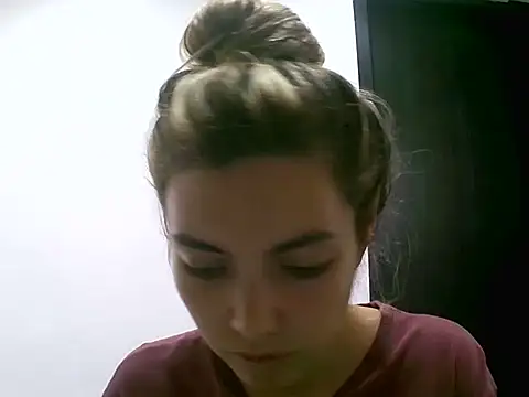 Snapshot of VittoriaTaylor chatting on May 2, 2026, 8:36 pm VittoriaTaylor online show from May 2, 2026, 8:36 pm