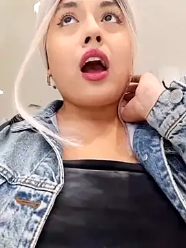 monicavictoria1301 online show from March 22, 2025, 7:42 pm