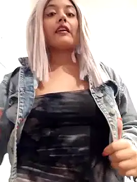 monicavictoria1301 online show from March 22, 2025, 10:59 pm