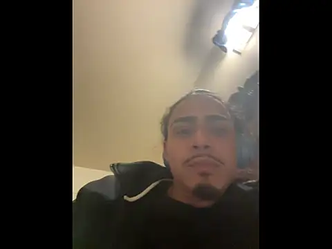 jamesx14877 online show from November 11, 2025, 10:32 pm