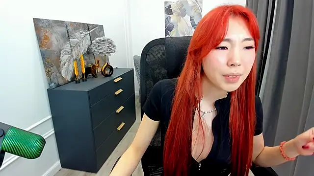 AnnaReyla online show from March 26, 2026, 7:41 pm