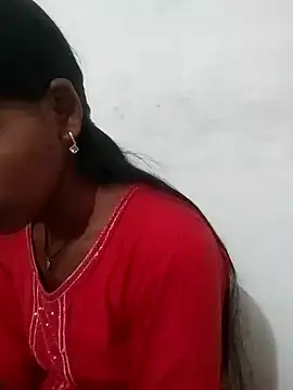 Snapshot of Divya-2007 chatting on February 1, 2026, 10:47 am Divya-2007 online show from February 1, 2026, 10:47 am
