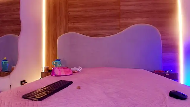Snapshot of Auroraa_miller chatting on June 11, 2026, 3:04 am Auroraa miller online show from June 11, 2026, 3:04 am