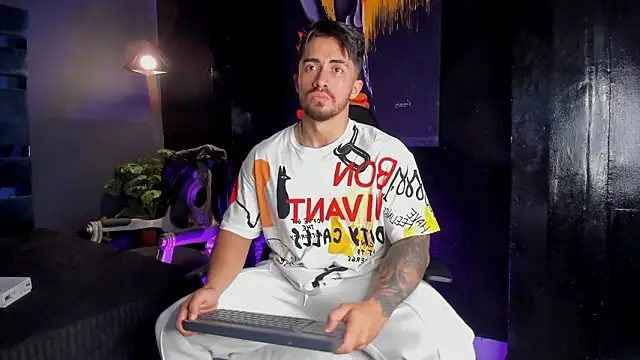 Snapshot of Brad_Summer chatting on February 21, 2026, 11:28 pm Brad Summer online show from February 21, 2026, 11:28 pm