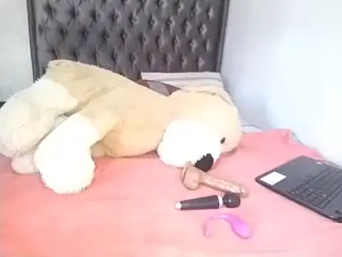 Chandy012 online show from April 10, 2026, 2:33 pm