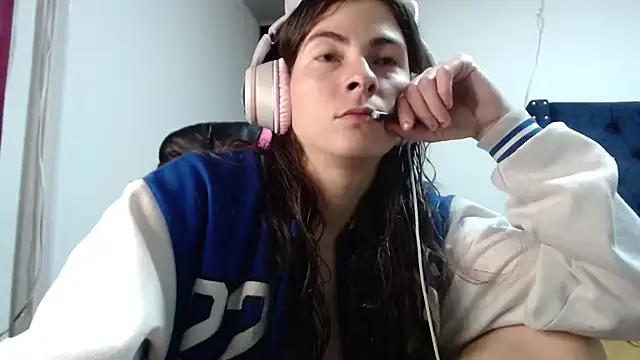 Snapshot of MARIELSINS_AND_DAIKIJACK chatting on February 12, 2025, 1:09 am MARIELSINS AND DAIKIJACK online show from February 12, 2025, 1:09 am