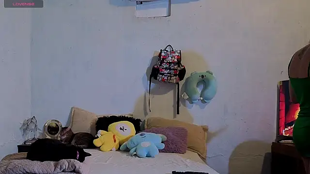 Snapshot of MARIELSINS_AND_DAIKIJACK chatting on October 18, 2025, 9:04 pm MARIELSINS AND DAIKIJACK online show from October 18, 2025, 9:04 pm