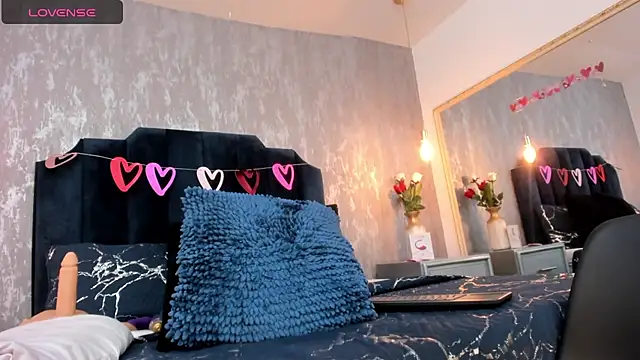 Isis ariany  online show from March 7, 2025, 3:49 pm