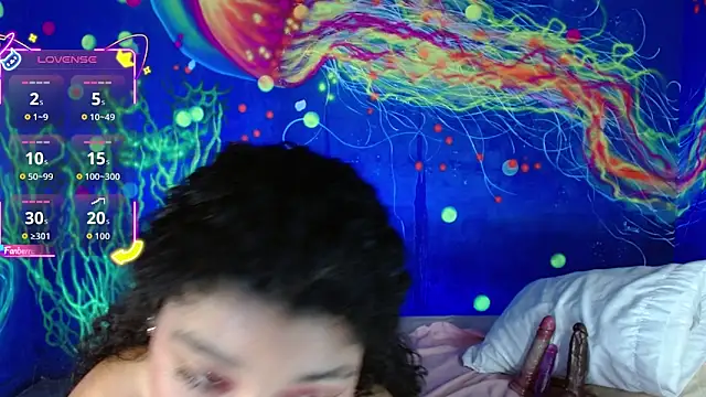 lucie petite online show from October 10, 2025, 6:18 pm