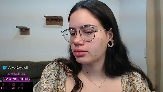 Snapshot of crystalll_room chatting on September 16, 2025, 2:56 am crystalll room online show from September 16, 2025, 2:56 am