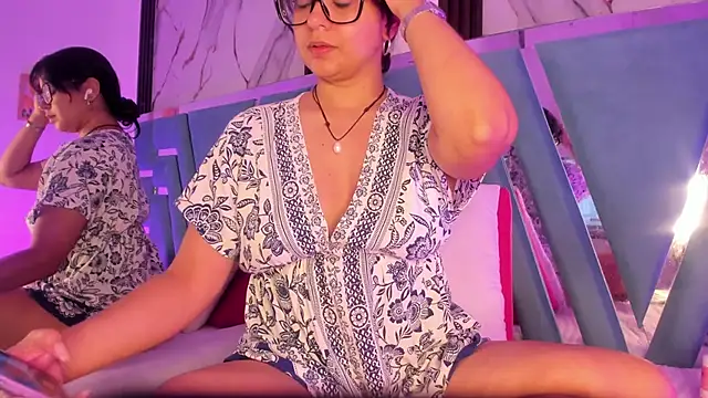 miilaklum online show from March 8, 2025, 7:09 pm