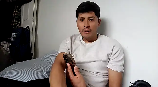 PerroDemonioHot online show from March 13, 2025, 7:50 pm