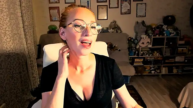 red rocco online show from November 2, 2025, 6:10 pm