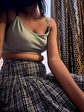 Charlieangel01 online show from November 5, 2025, 1:33 pm