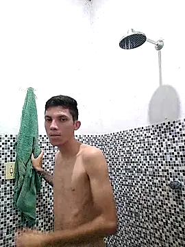 Snapshot of welitonzz28 chatting on February 22, 2026, 9:35 pm welitonzz28 online show from February 22, 2026, 9:35 pm