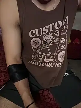 hot hunk boy online show from May 28, 2026, 7:16 am