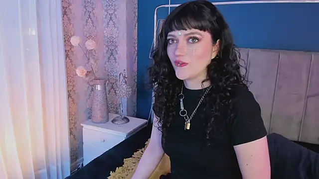 JeanneSabatier online show from October 7, 2025, 7:44 pm