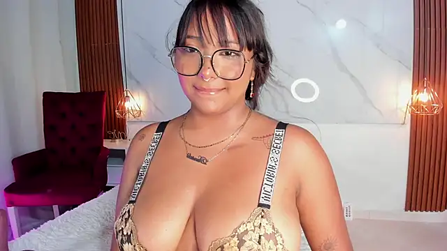 isabella zc online show from April 30, 2026, 9:30 pm