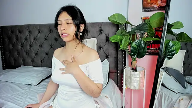 Savannah Cameron online show from February 26, 2025, 6:32 pm