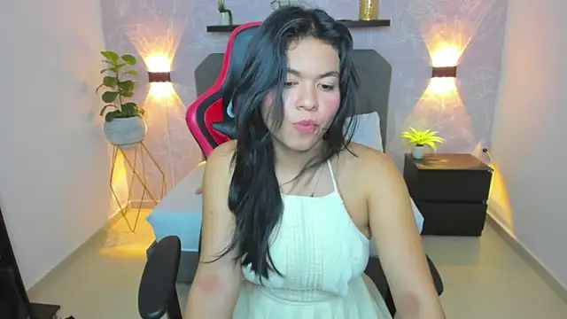 Snapshot of adarna13_ chatting on February 18, 2025, 2:16 am adarna13 online show from February 18, 2025, 2:16 am