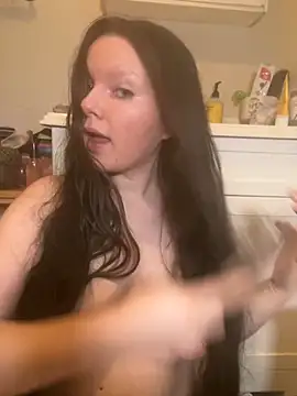 VenusandIppy online show from October 16, 2025, 7:59 pm