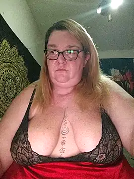 diosacurvy1984 online show from February 11, 2026, 11:10 pm