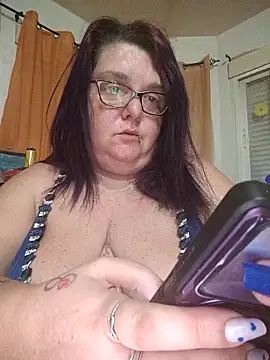 diosacurvy1984 online show from February 26, 2026, 8:46 am