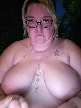 Snapshot of diosacurvy1984 chatting on June 1, 2026, 8:21 pm diosacurvy1984 online show from June 1, 2026, 8:21 pm