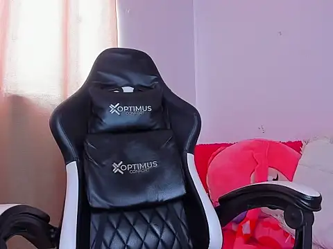 Snapshot of Laurita__Os chatting on March 2, 2025, 12:54 pm Laurita Os online show from March 2, 2025, 12:54 pm