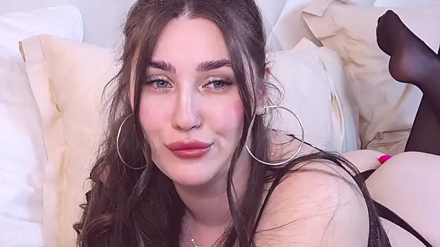 KiraBarlows online show from March 6, 2025, 11:31 pm