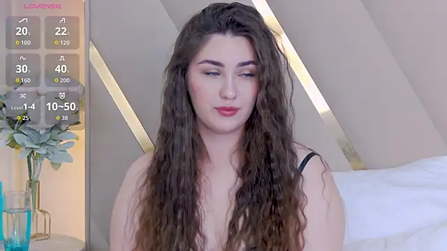 KiraBarlows online show from October 8, 2025, 8:39 pm