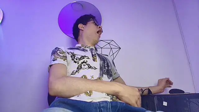 wolfandsky online show from October 22, 2025, 11:54 am