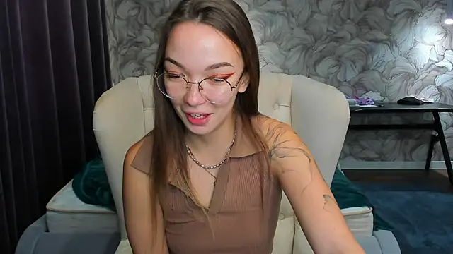 SusannJohnson online show from April 2, 2026, 12:52 am