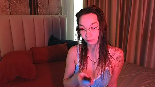 Snapshot of SusannJohnson chatting on May 13, 2026, 12:19 am SusannJohnson online show from May 13, 2026, 12:19 am