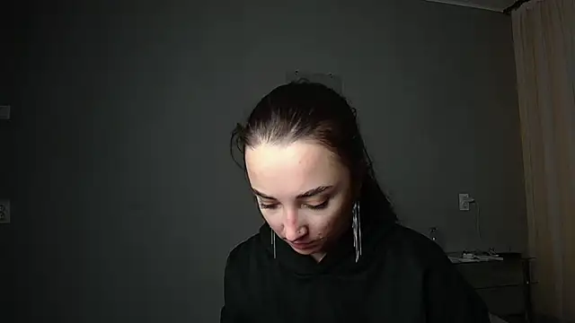 Eva Gloryy online show from March 18, 2025, 5:31 pm