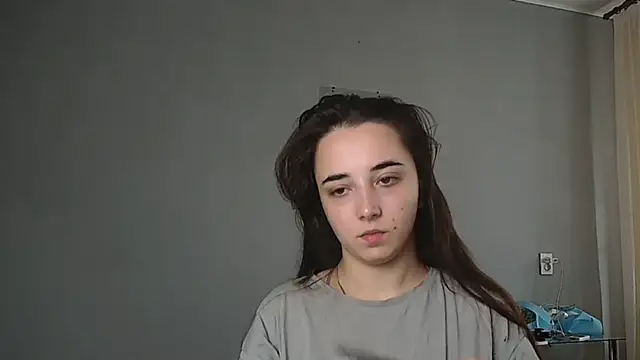 Eva Gloryy online show from October 31, 2025, 11:11 am