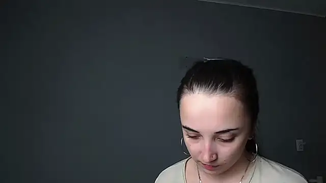 Eva Gloryy online show from May 20, 2026, 5:08 pm