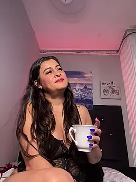 Lili  taylor online show from February 28, 2025, 5:48 am