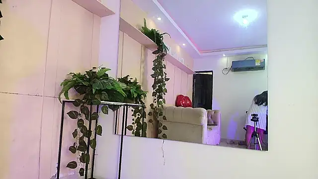 lorena medina online show from February 15, 2025, 7:39 pm