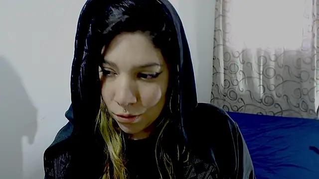 sharonnleon online show from October 7, 2025, 8:50 pm