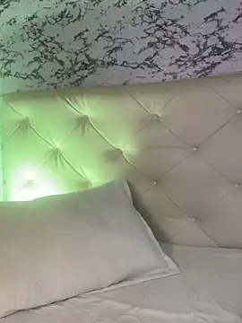 viktoria davis  online show from February 8, 2025, 1:22 am